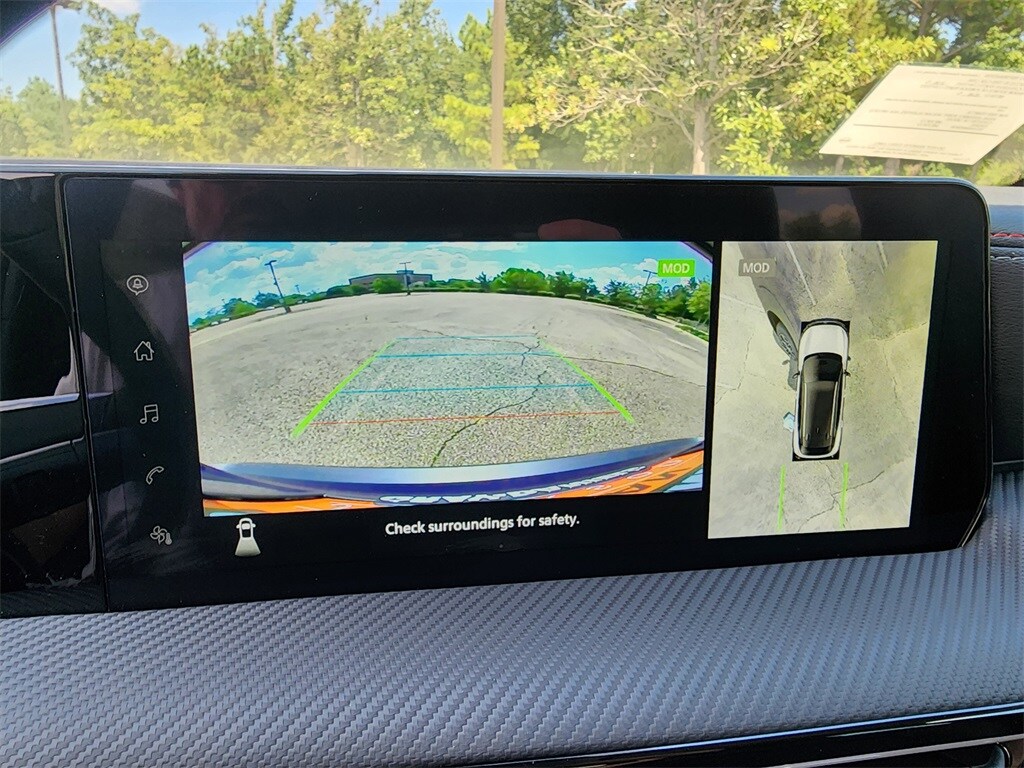 2025 Nissan Kicks SR photo 3