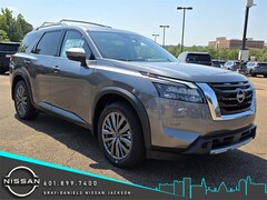 2025 Nissan Pathfinder SL SUV