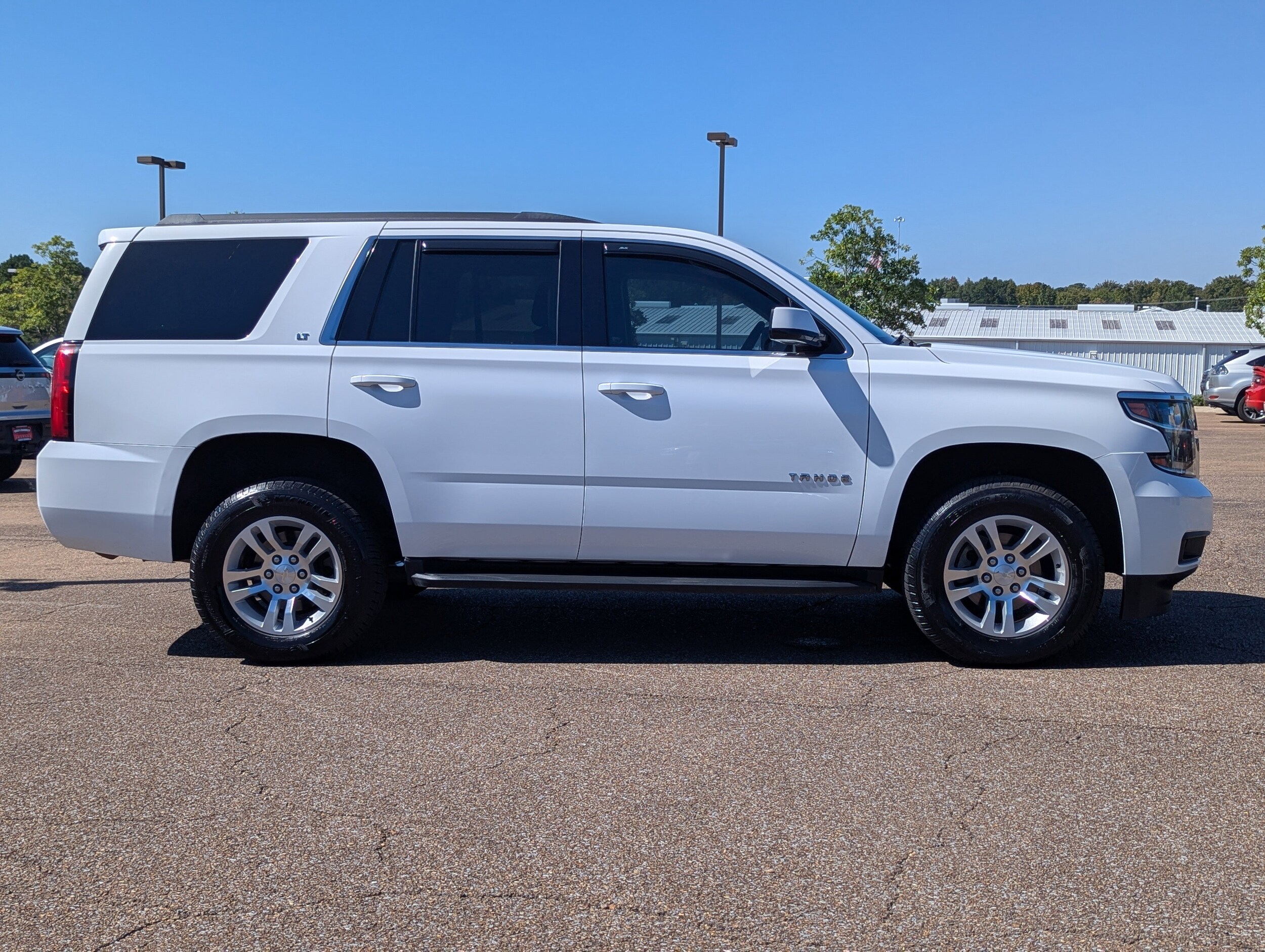 2019 Chevrolet Tahoe LT photo 2