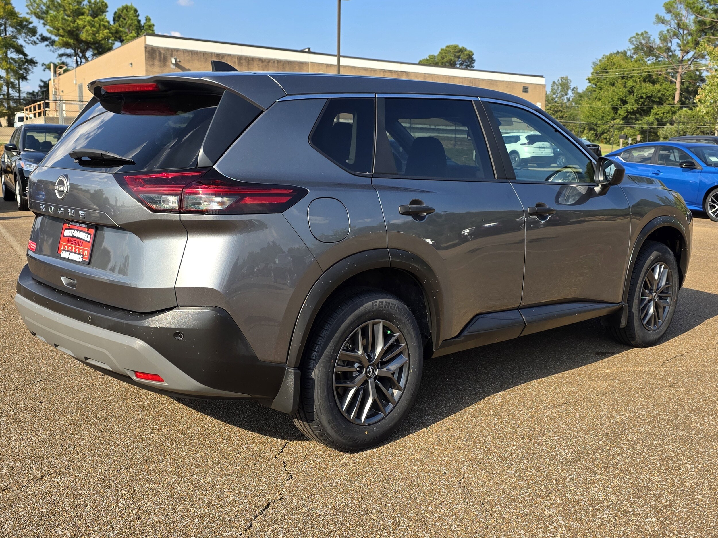 2023 Nissan Rogue S photo 2