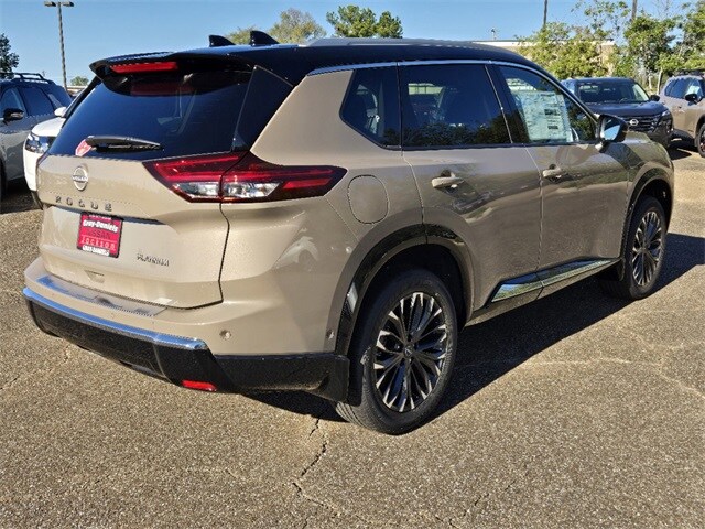 2025 Nissan Rogue Platinum photo 2