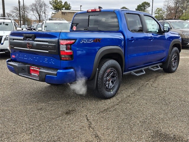 2025 Nissan Frontier PRO-4X photo 2