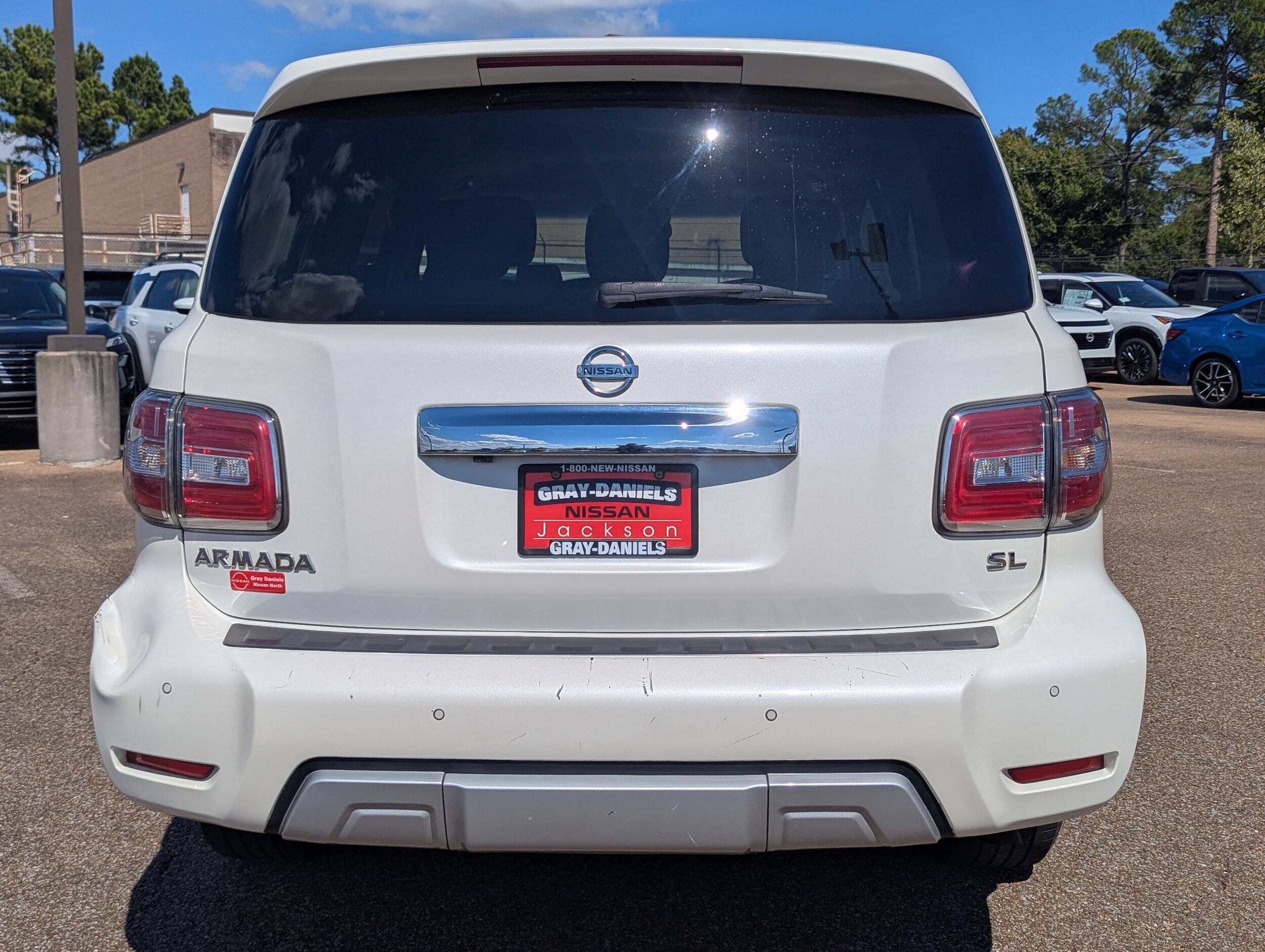 2017 Nissan Armada SL photo 2