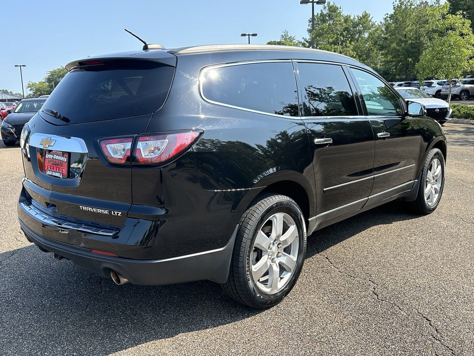 Used 2016 Chevrolet Traverse LTZ with VIN 1GNKRJKD3GJ230762 for sale in Jackson, MS