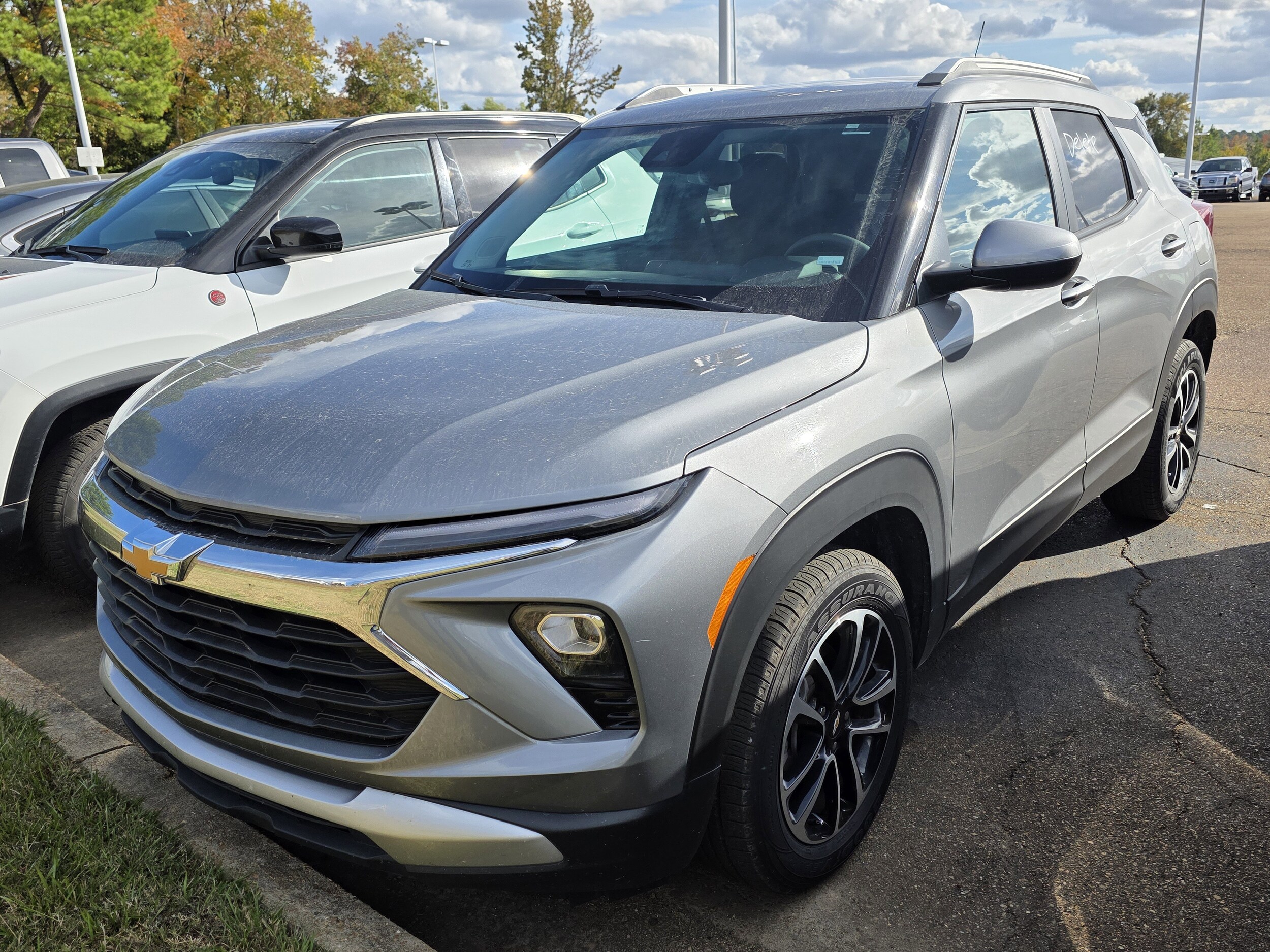 2024 Chevrolet Trailblazer LT photo 3