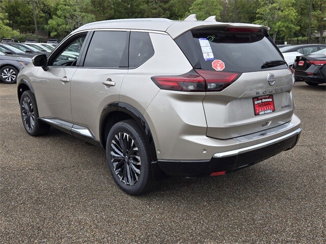 2025 Nissan Rogue Platinum photo 4