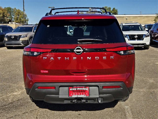 2025 Nissan Pathfinder SV photo 2