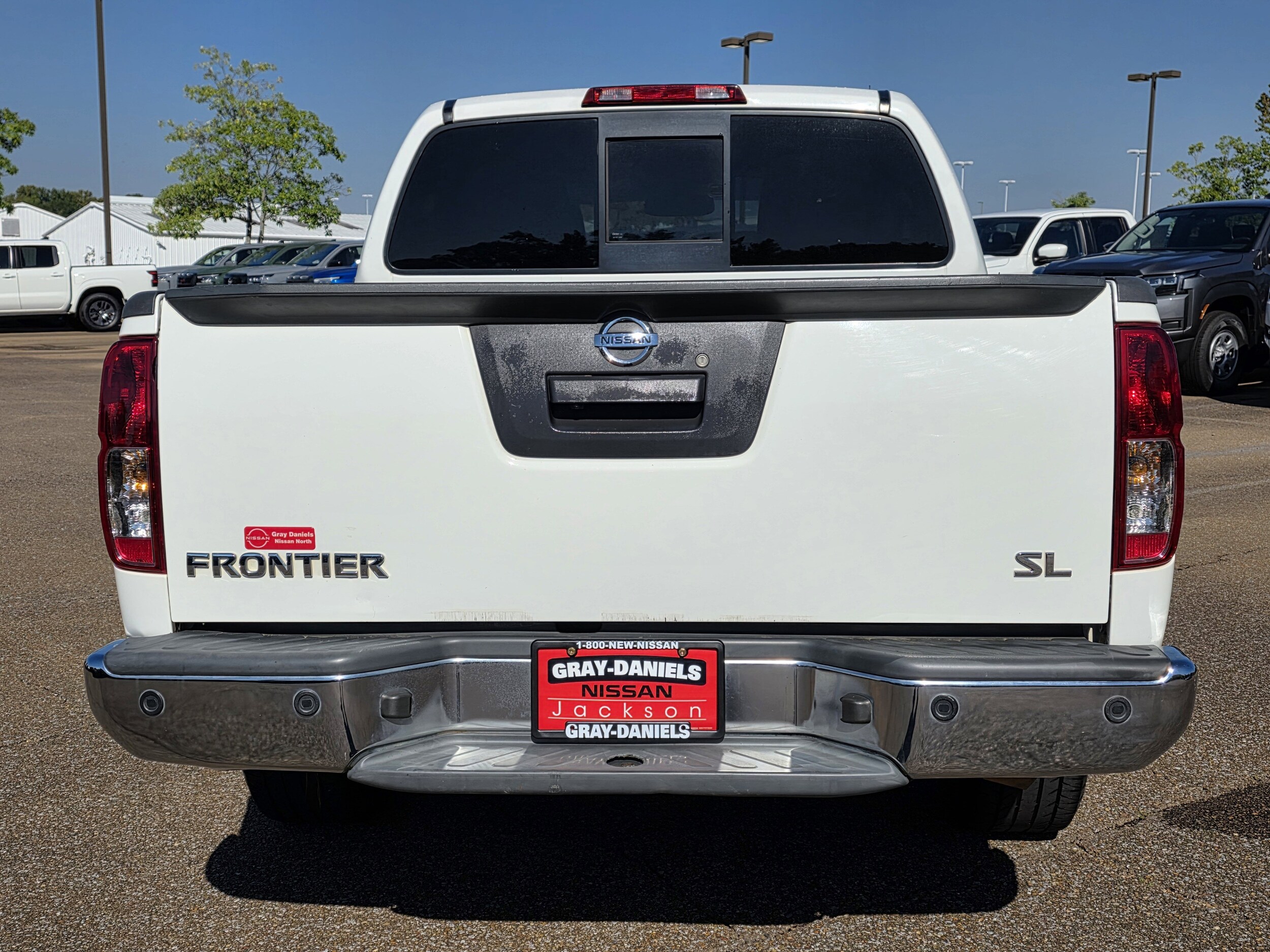 2019 Nissan Frontier SL photo 3