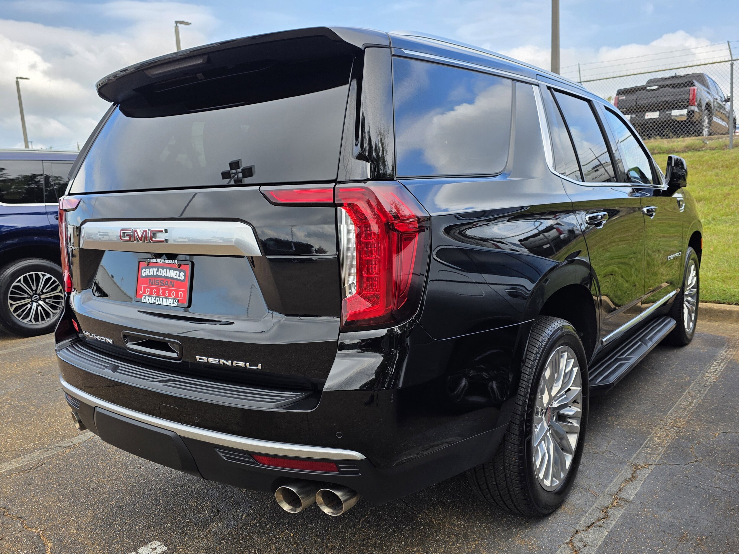 2024 Gmc Yukon Denali photo 2