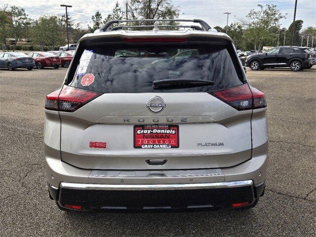 2025 Nissan Rogue Platinum photo 3