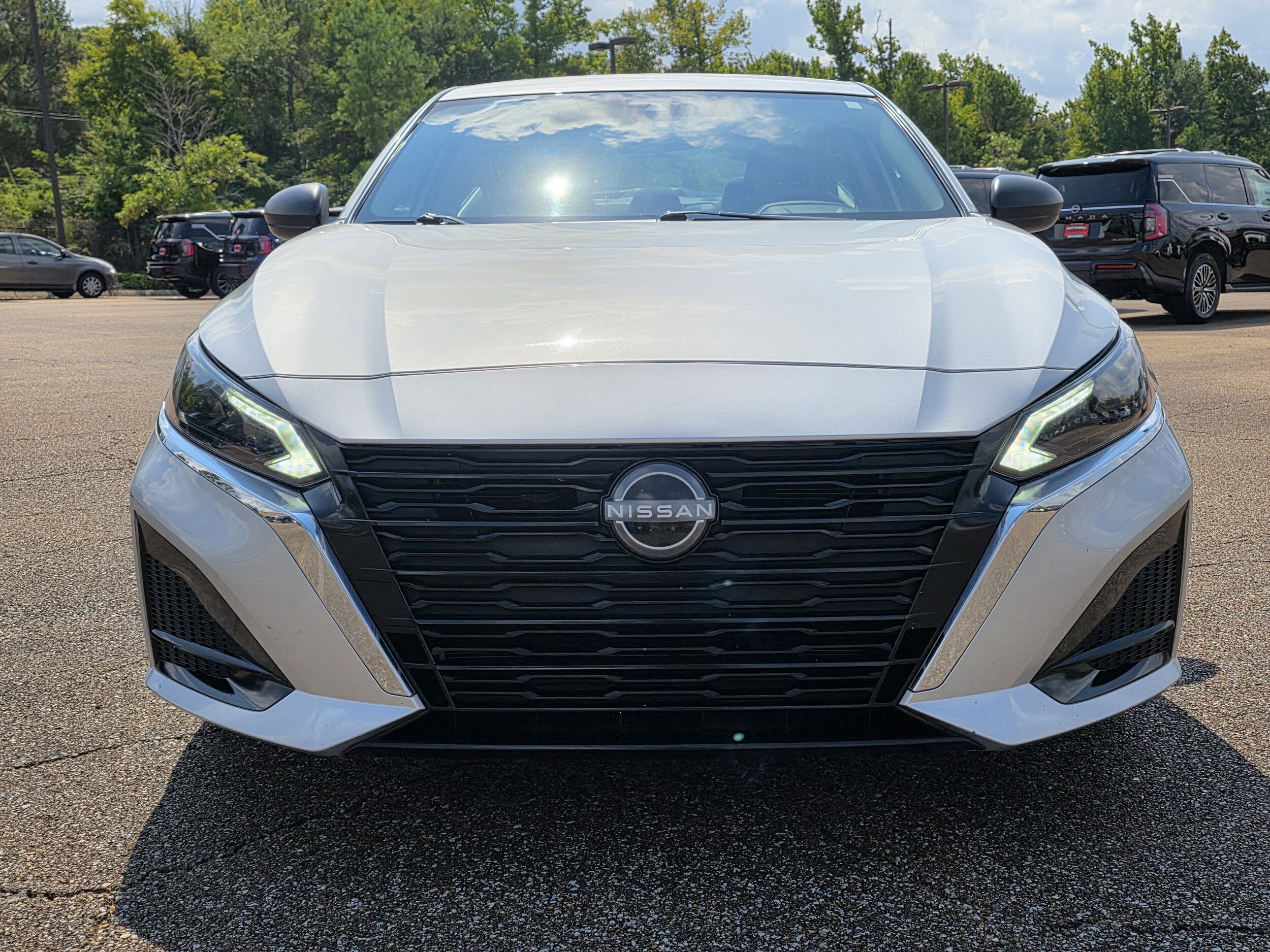 2024 Nissan Altima 2.5 SV photo 2