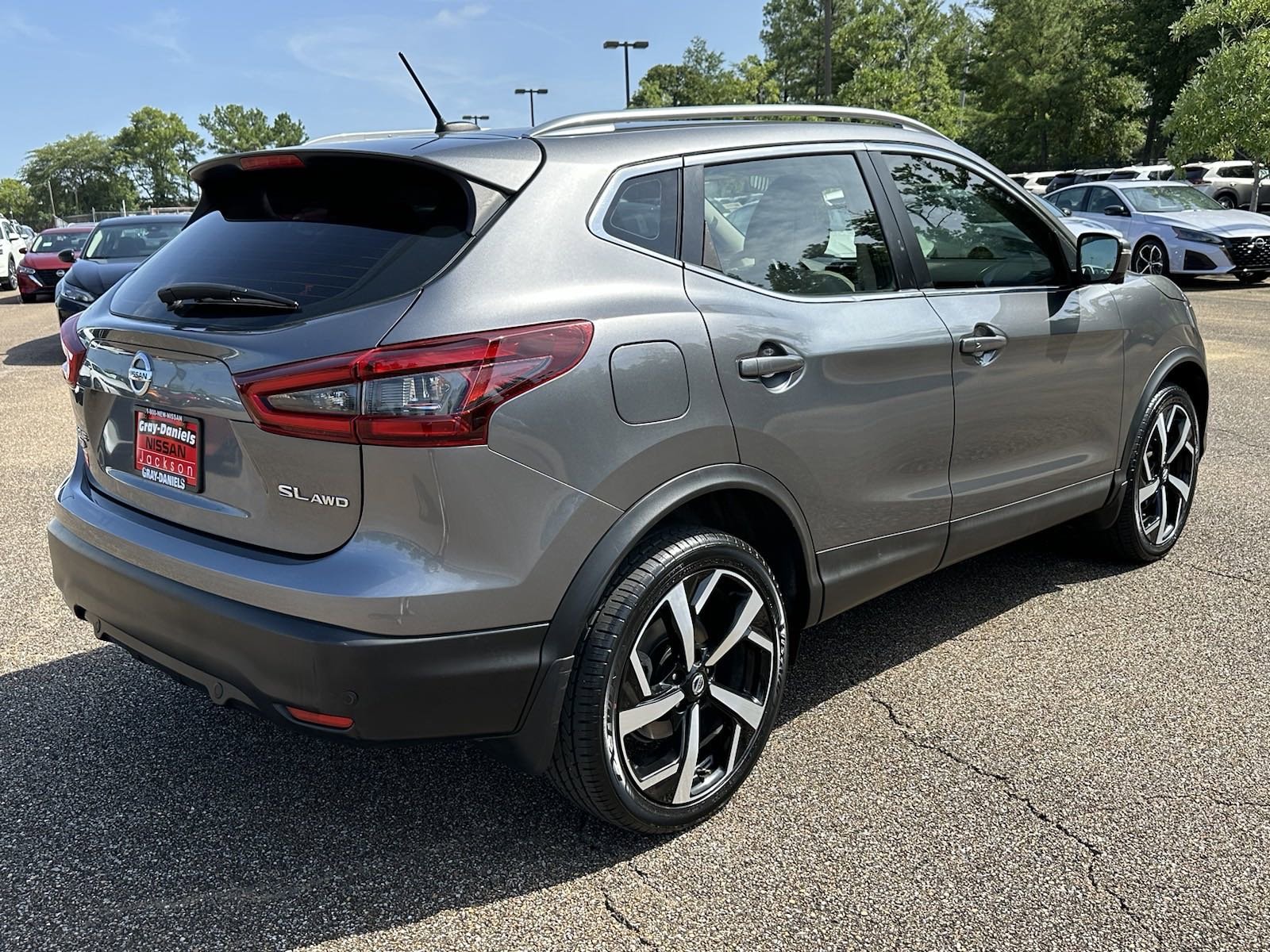 Used 2020 Nissan Rogue Sport SL with VIN JN1BJ1CW2LW384122 for sale in Jackson, MS