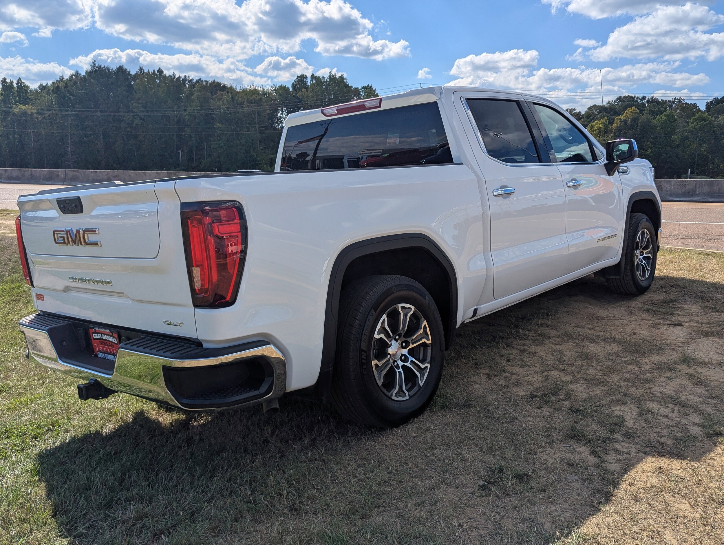 2024 Gmc Sierra 1500 SLT photo 3