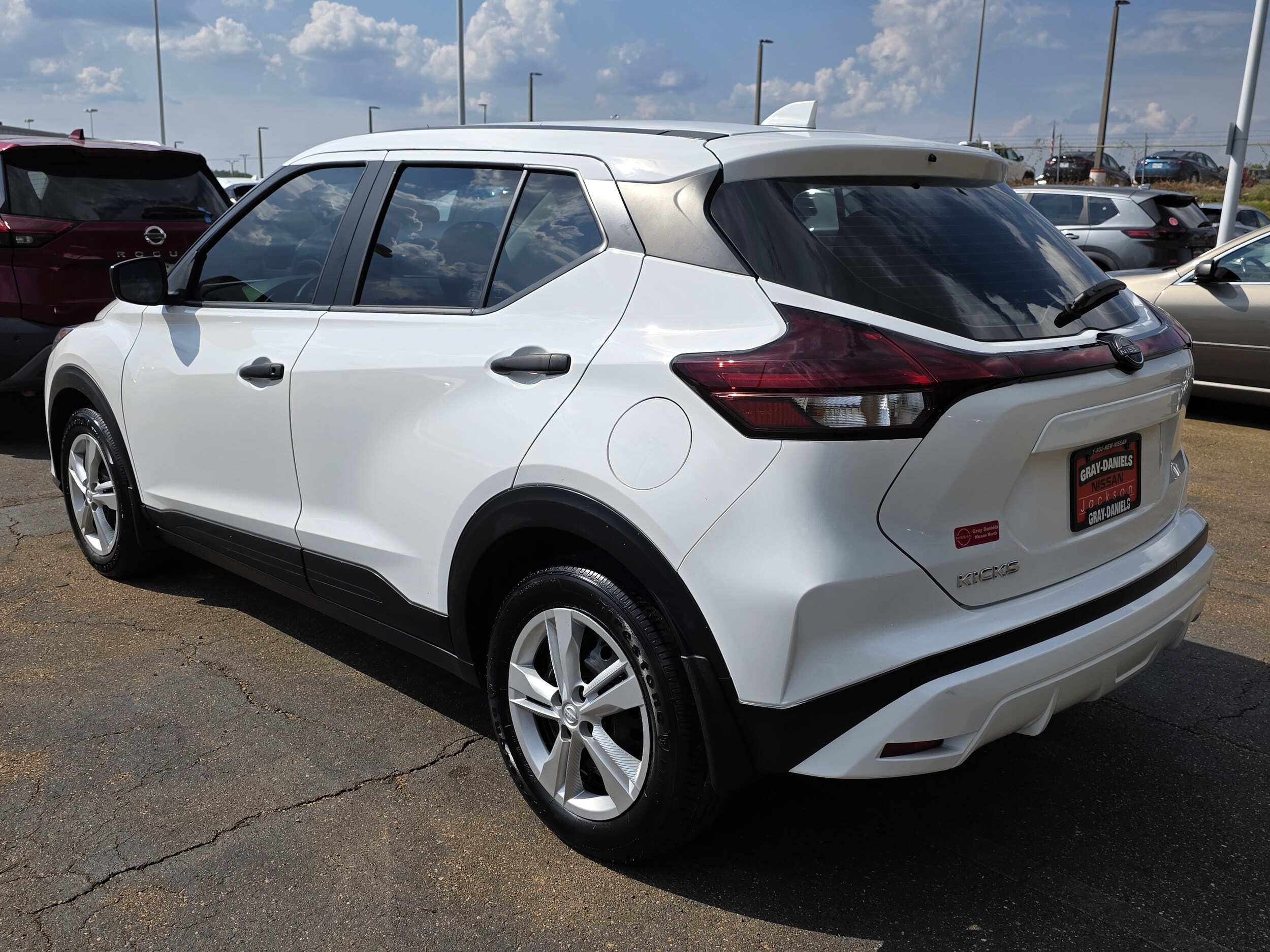 2024 Nissan Kicks S photo 3
