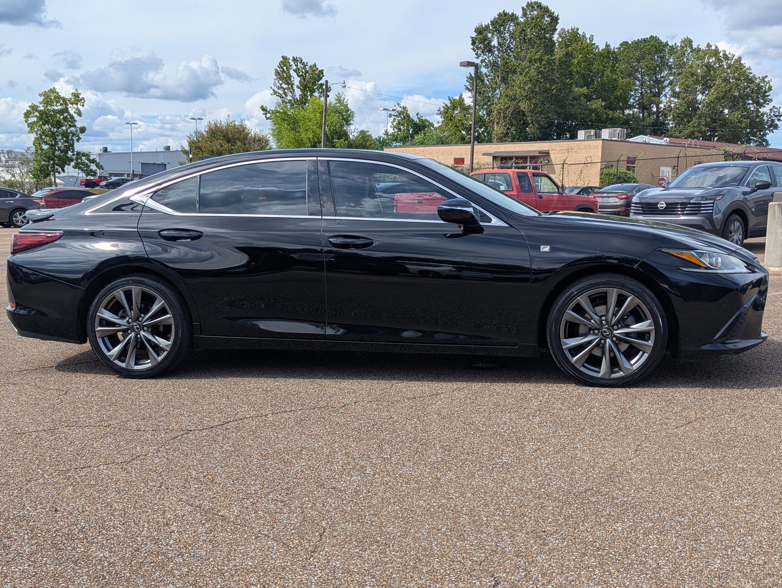 2020 Lexus ES 350 F SPORT photo 2