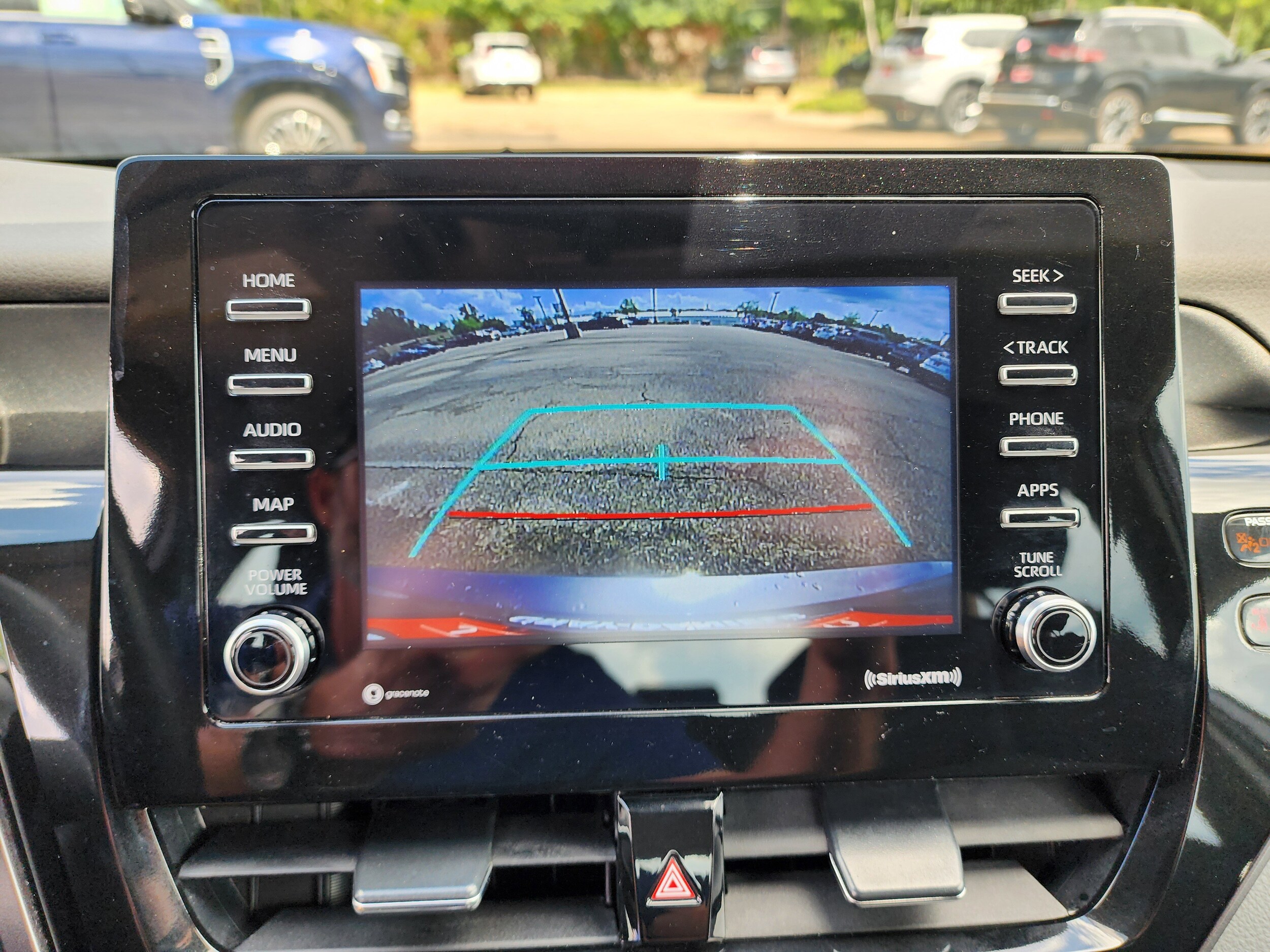2023 Toyota Camry LE photo 3