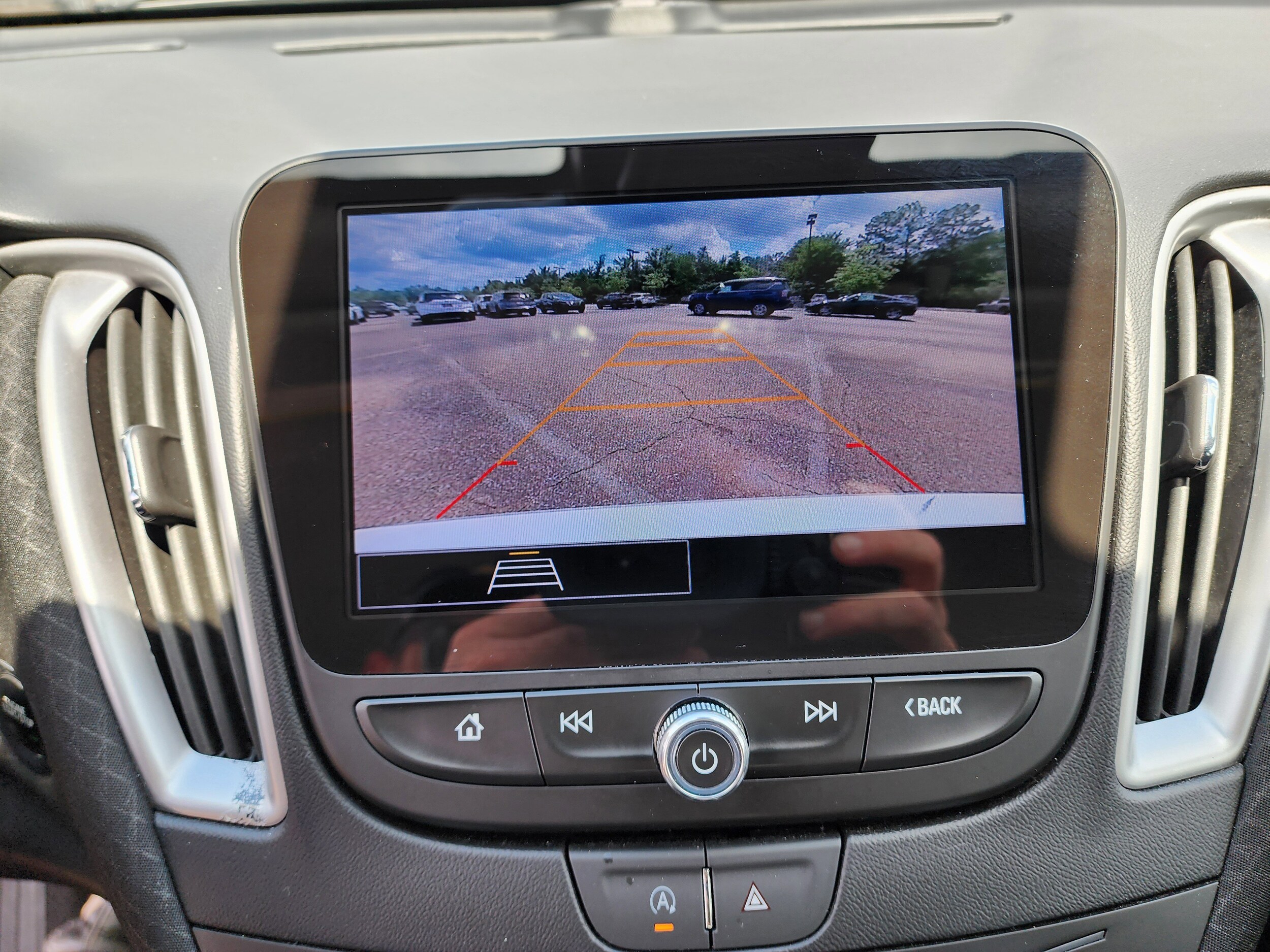 2023 Chevrolet Malibu 1LT photo 3