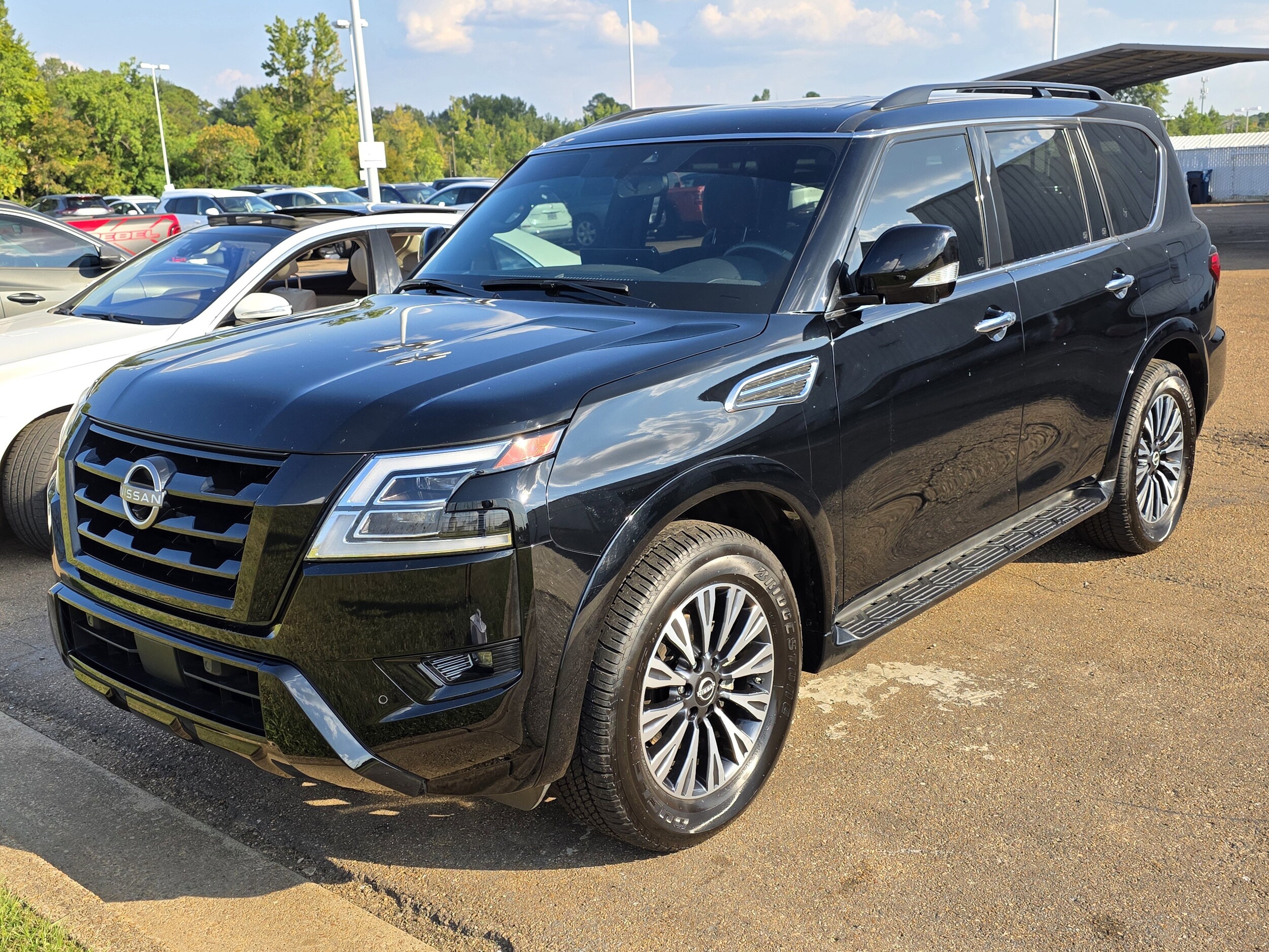 2024 Nissan Armada SL photo 2