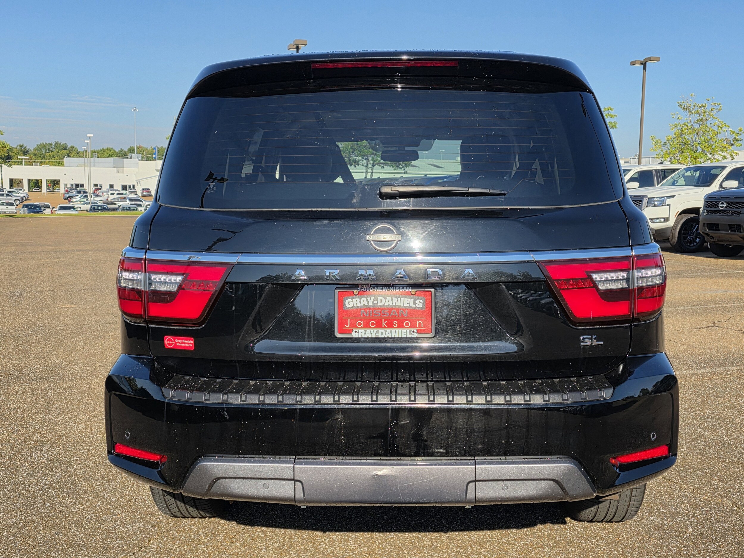 2023 Nissan Armada SL photo 2