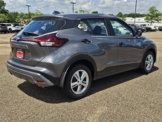 2025 Nissan Kicks Play S photo 4