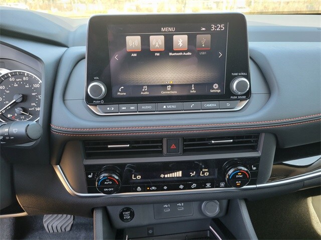 2025 Nissan Rogue SV photo 3