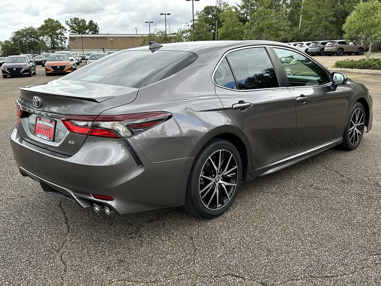 Used 2021 Toyota Camry SE with VIN 4T1G11AK8MU580545 for sale in Jackson, MS