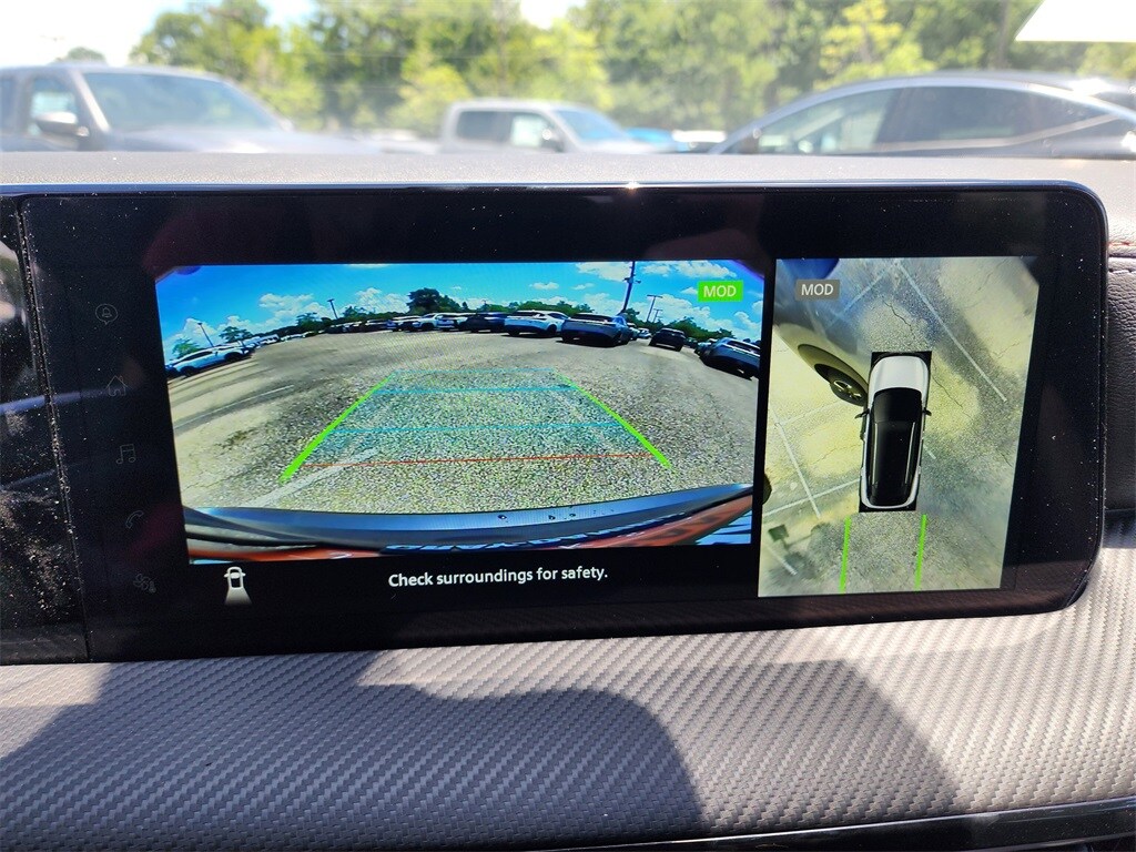 2025 Nissan Kicks SR photo 4