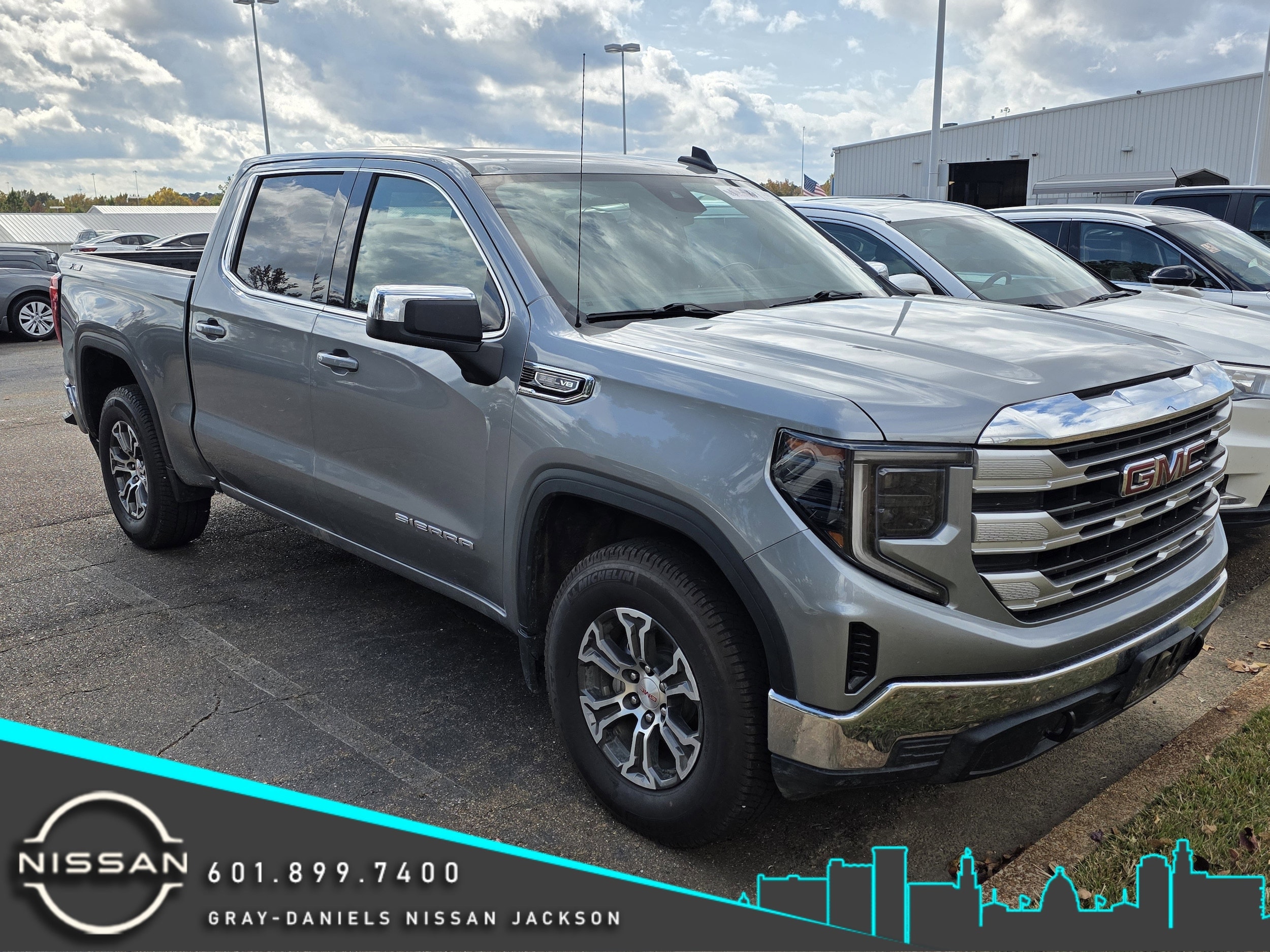 2023 GMC Sierra 4WD Crew Cab Short Box SLE's photo