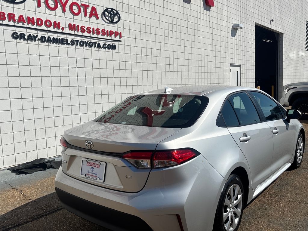 2023 Toyota Corolla LE photo 4