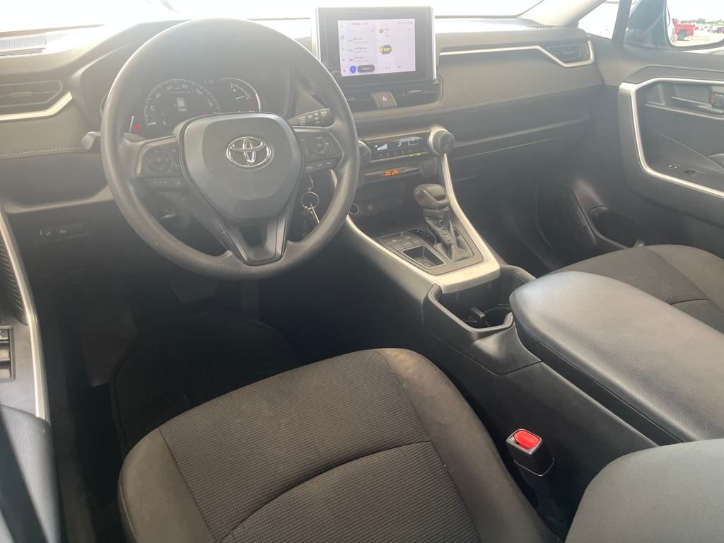 2023 Toyota RAV4 LE photo 2