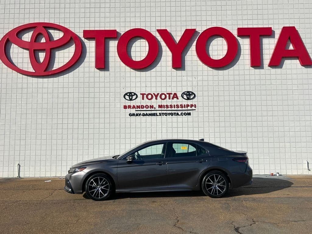 Used 2023 Toyota Camry SE Sedan