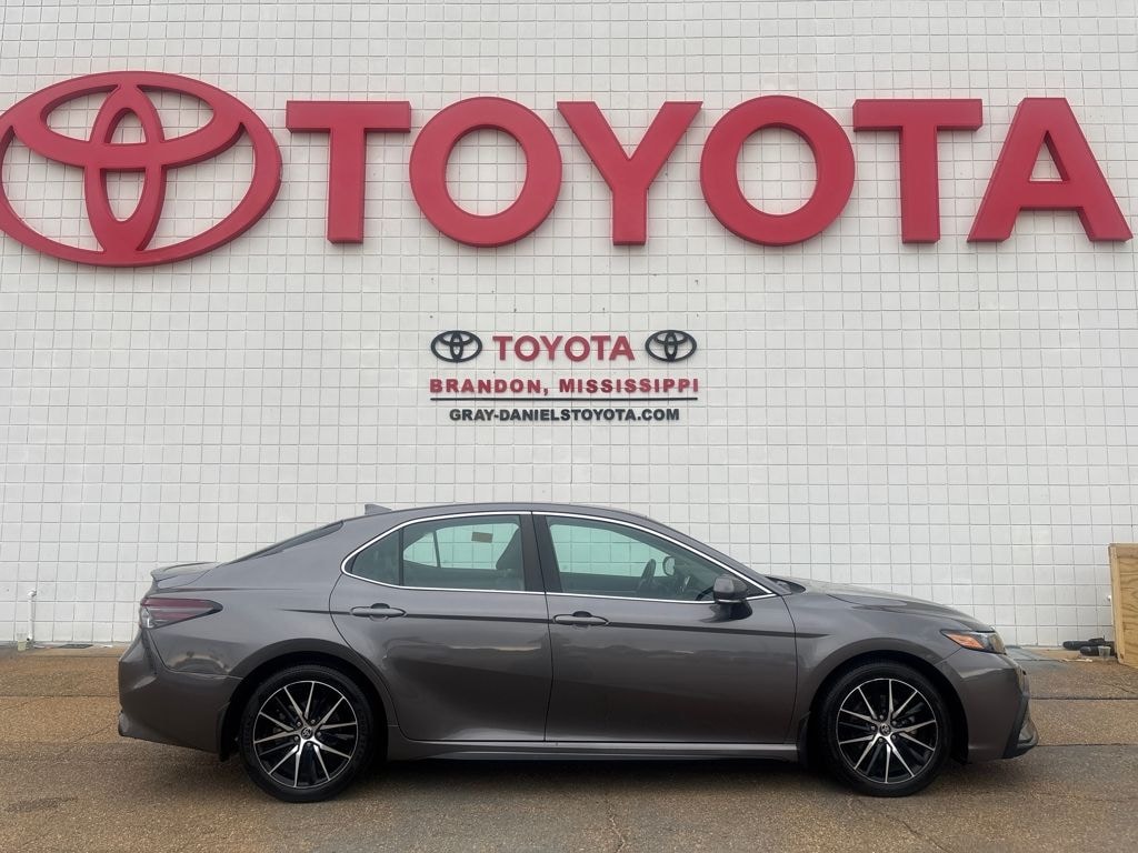Used 2023 Toyota Camry SE Sedan