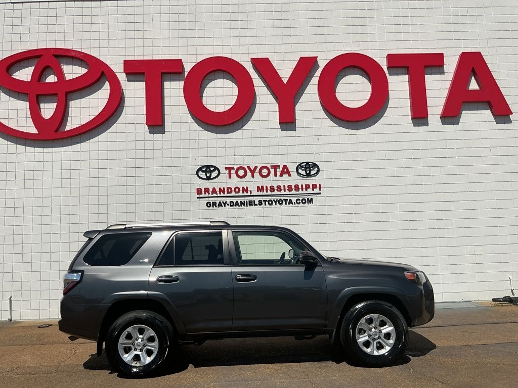 2021 Toyota 4Runner SR5 photo 4