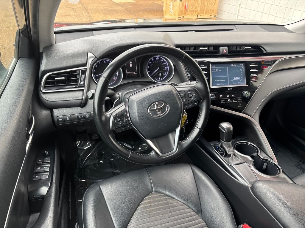 Used 2020 Toyota Camry SE Sedan