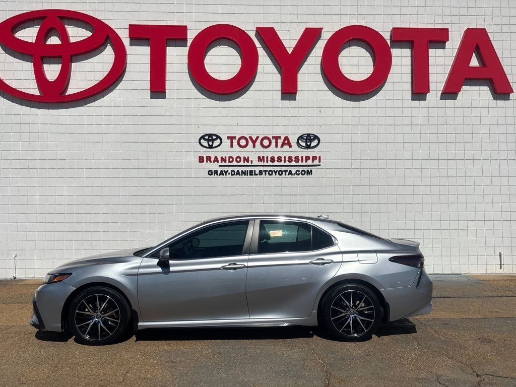 Used 2023 Toyota Camry SE Sedan