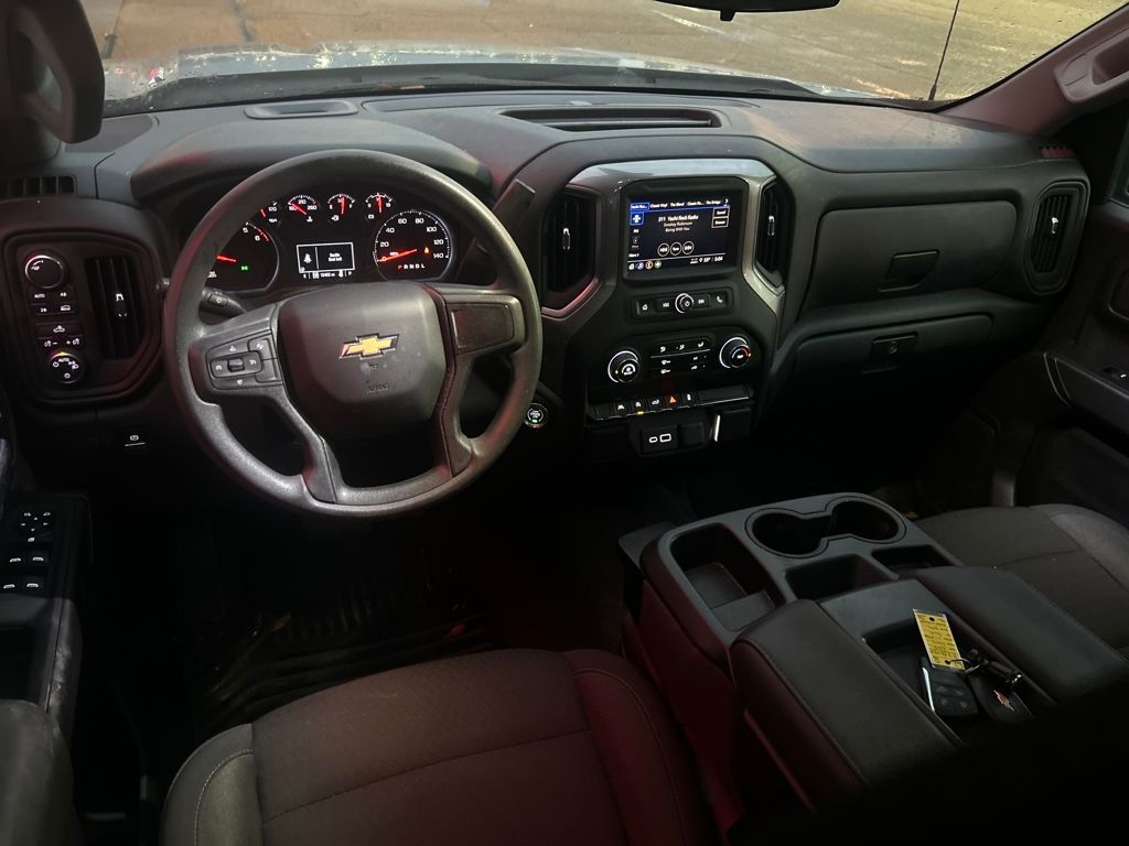 2024 Chevrolet Silverado 1500 Custom photo 2