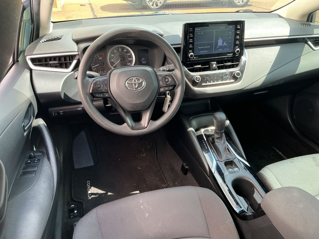2022 Toyota Corolla LE photo 2