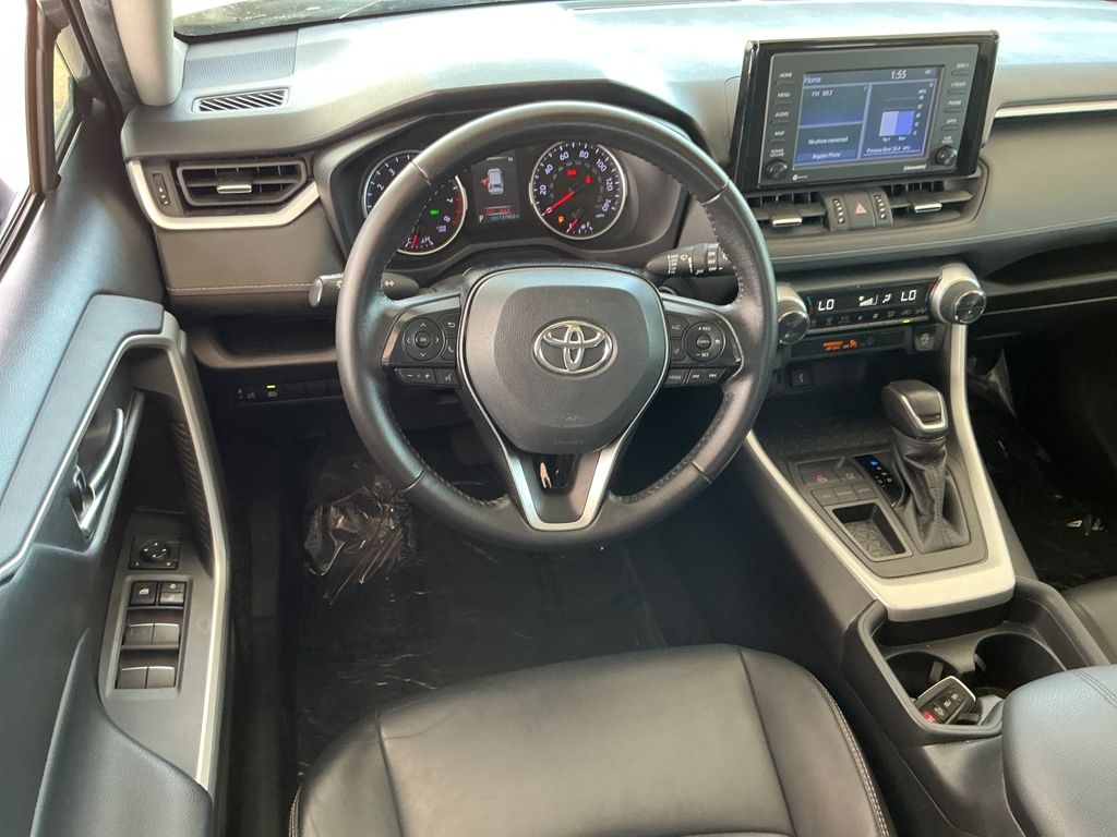 2021 Toyota RAV4 XLE Premium photo 2
