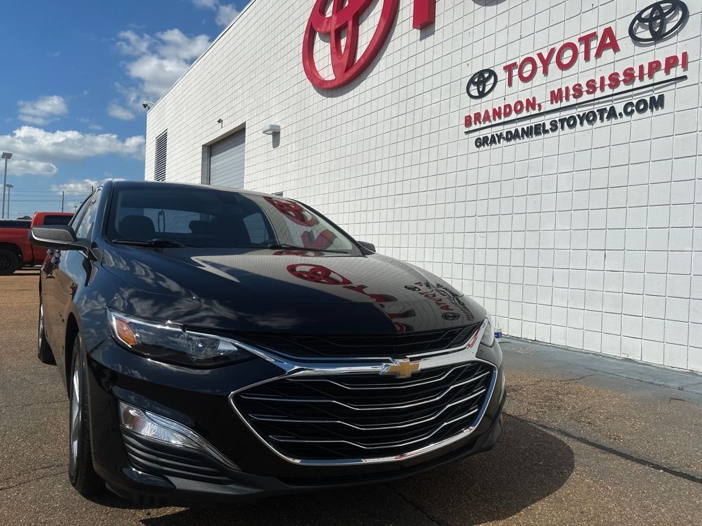 2020 Chevrolet Malibu LS photo 3