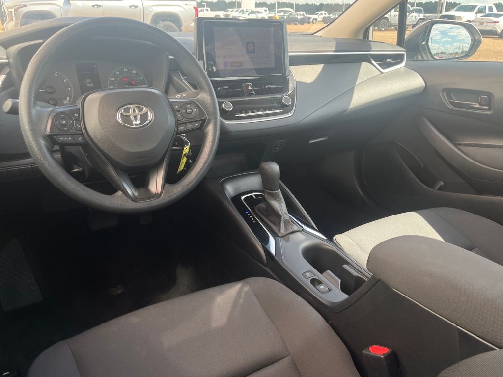2023 Toyota Corolla LE photo 2