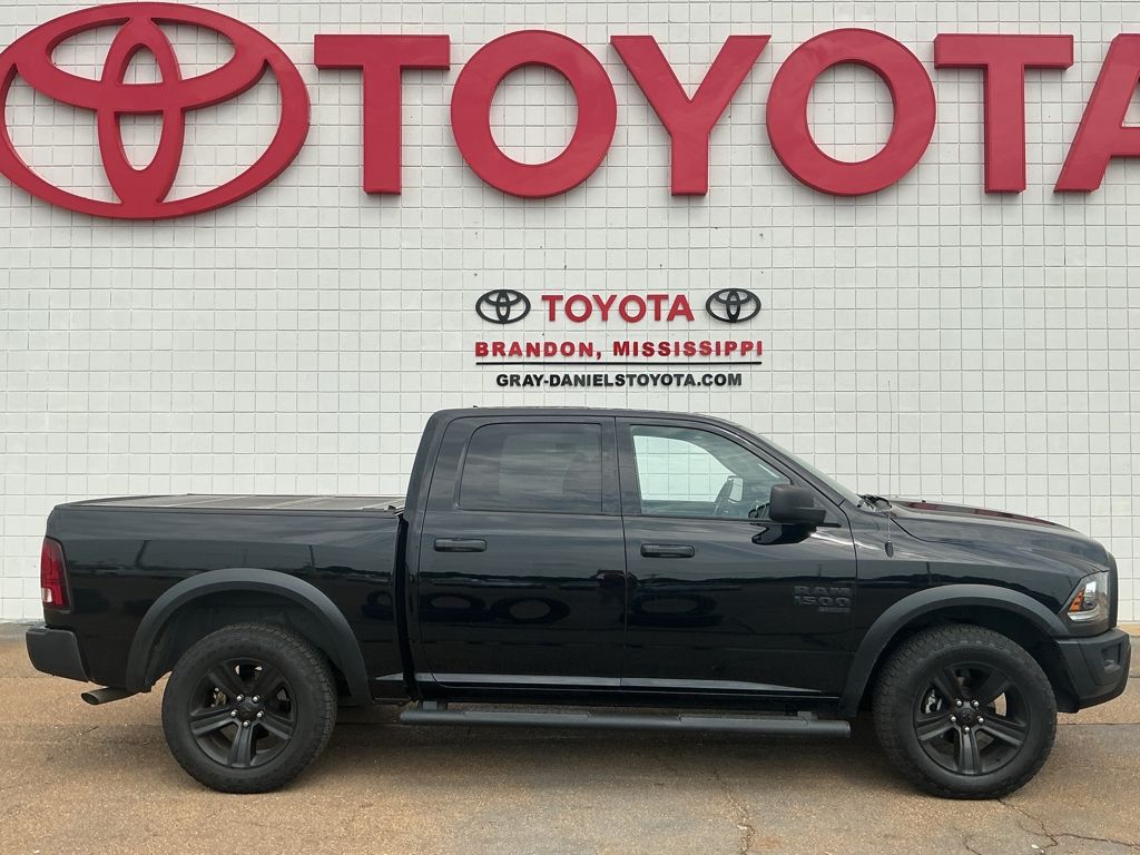 2022 Ram 1500 Classic Warlock photo 3