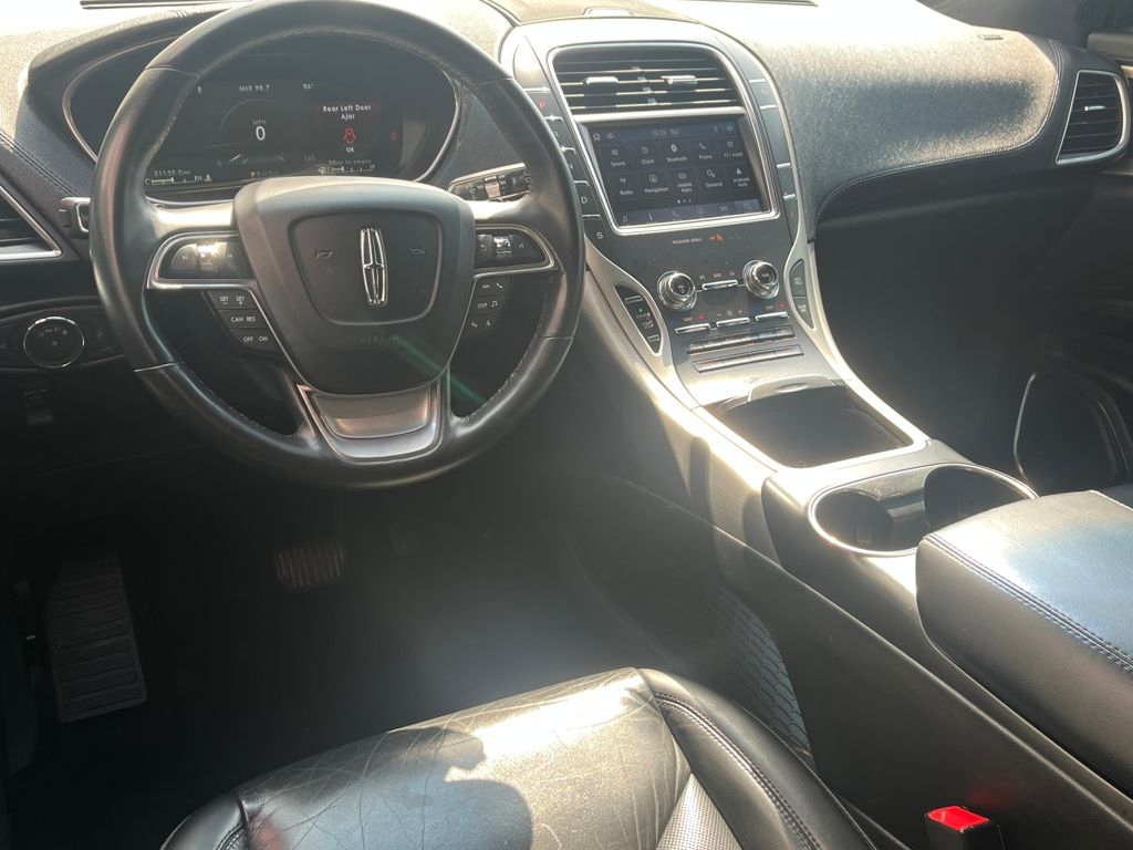 2020 Lincoln Nautilus Standard photo 2