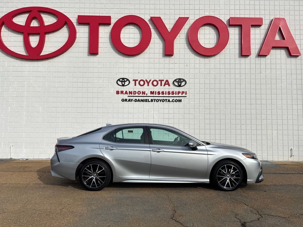 Used 2023 Toyota Camry SE Sedan