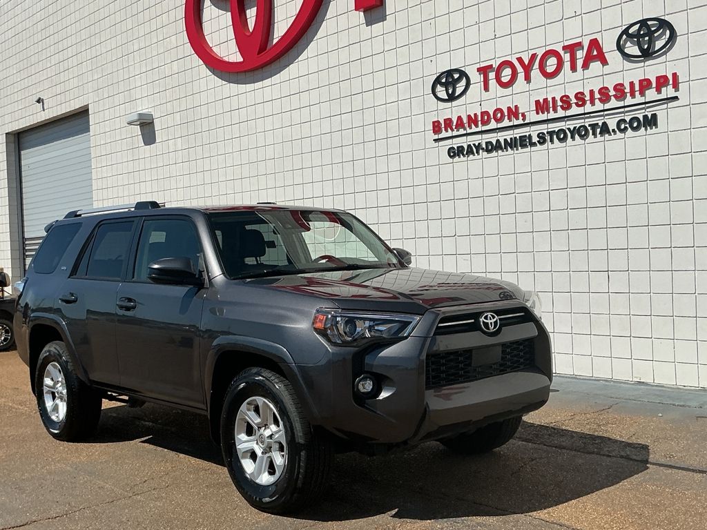 2021 Toyota 4Runner SR5 photo 3