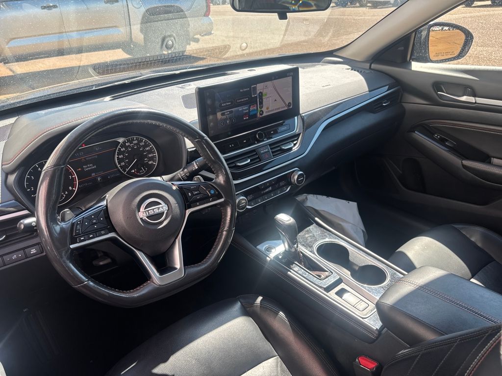 2023 Nissan Altima SR photo 2