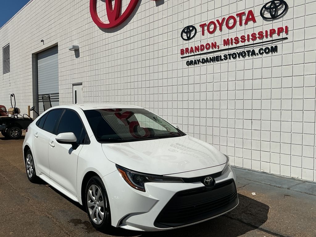 2024 Toyota Corolla LE photo 3