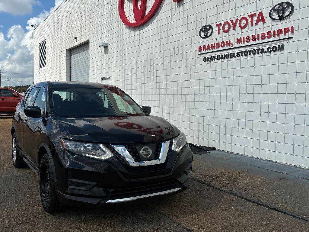 2017 Nissan Rogue S photo 3