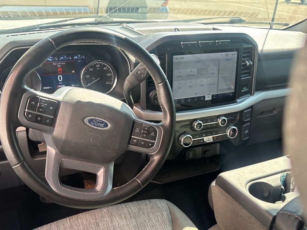 2023 Ford F-150 XLT photo 2