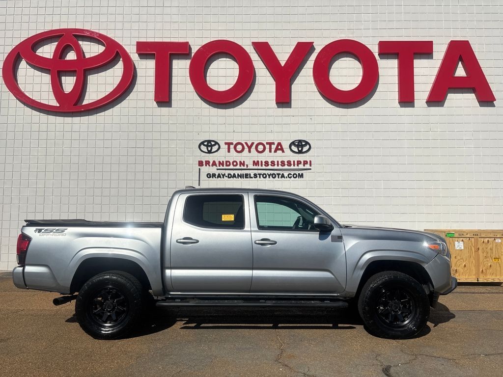 2023 Toyota Tacoma Double Cab 4x4 V6 photo 4