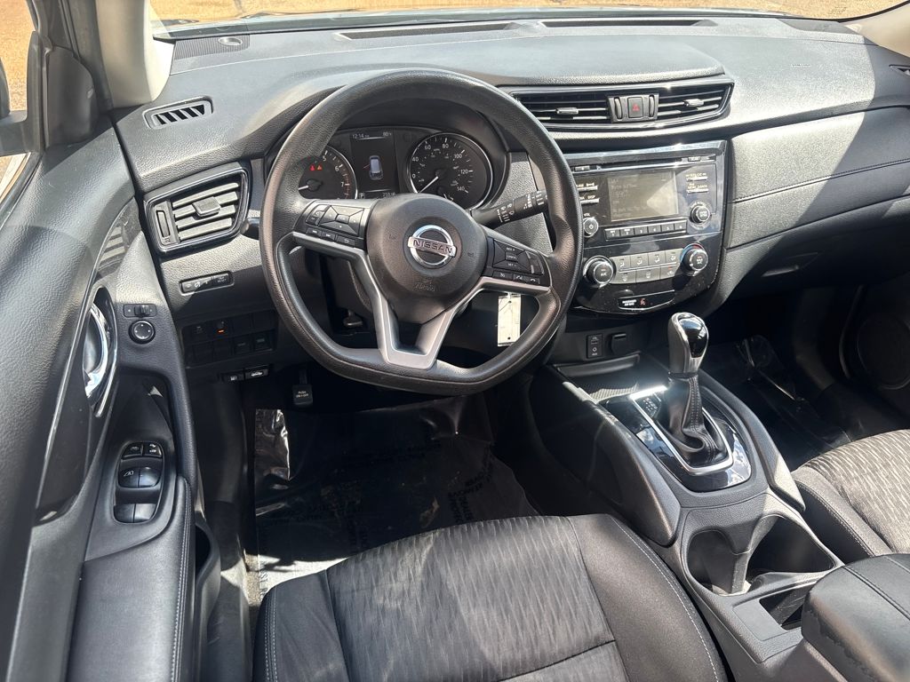 2017 Nissan Rogue S photo 2